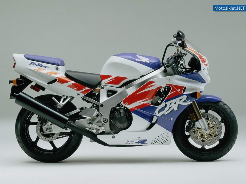 Honda-CBR-Fireblade-Tarihi-030