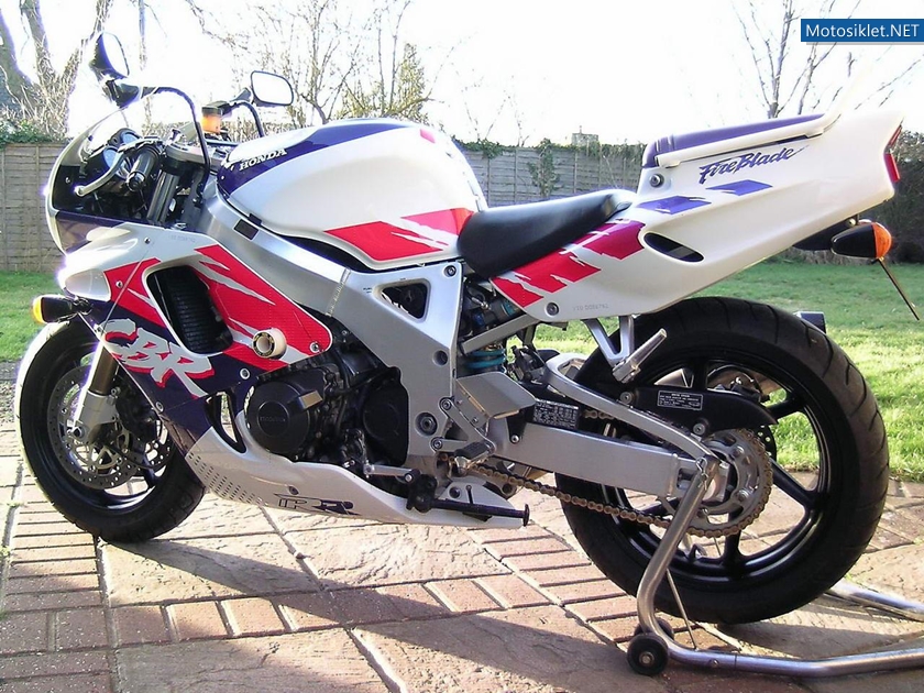 Honda-CBR-Fireblade-Tarihi-066
