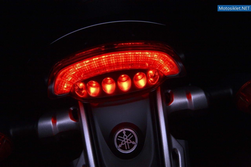 Yamaha-VMAX-2012-Model-001