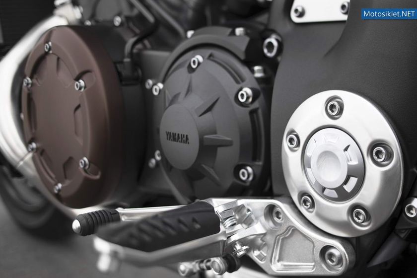 Yamaha-VMAX-2012-Model-006