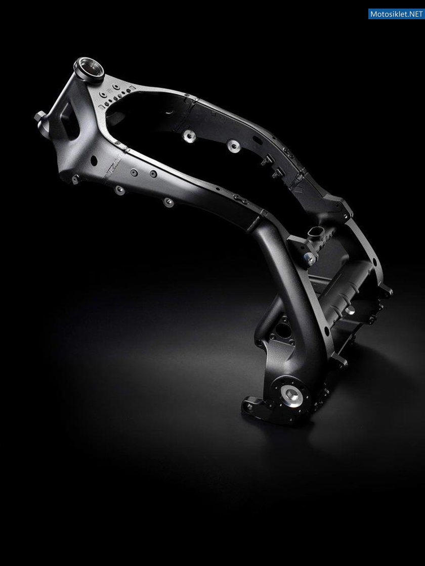 Yamaha-VMAX-2012-Model-011