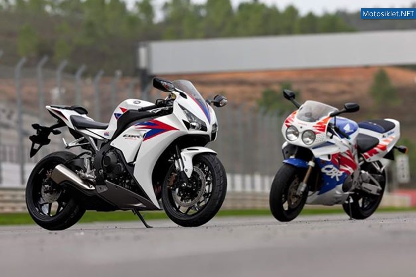 2012-model-Honda-CBR1000RR-016
