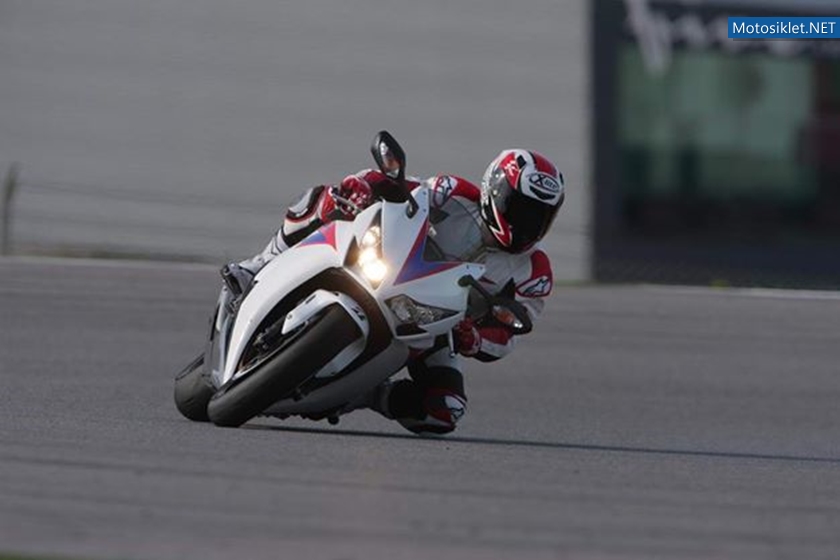 2012-model-Honda-CBR1000RR-021