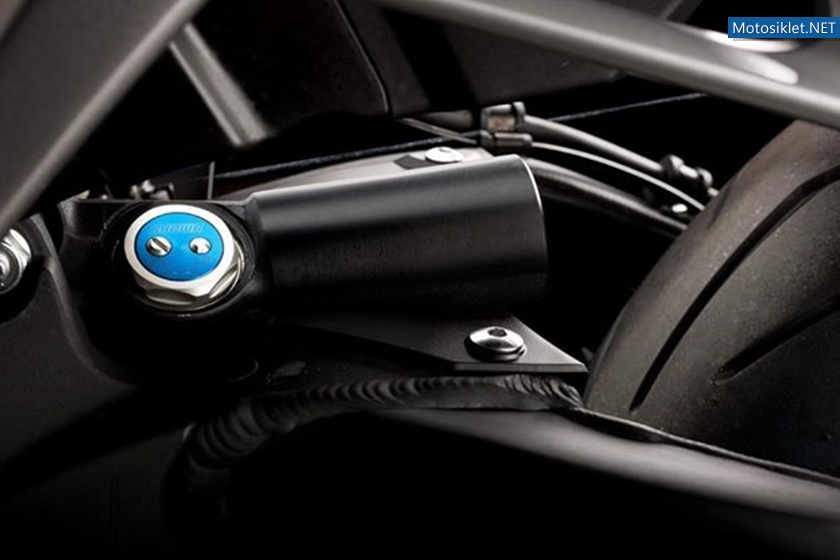 2012-model-Honda-CBR1000RR-026