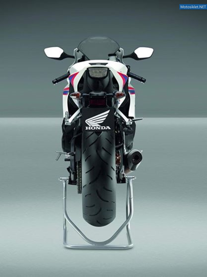 2012-model-Honda-CBR1000RR-028