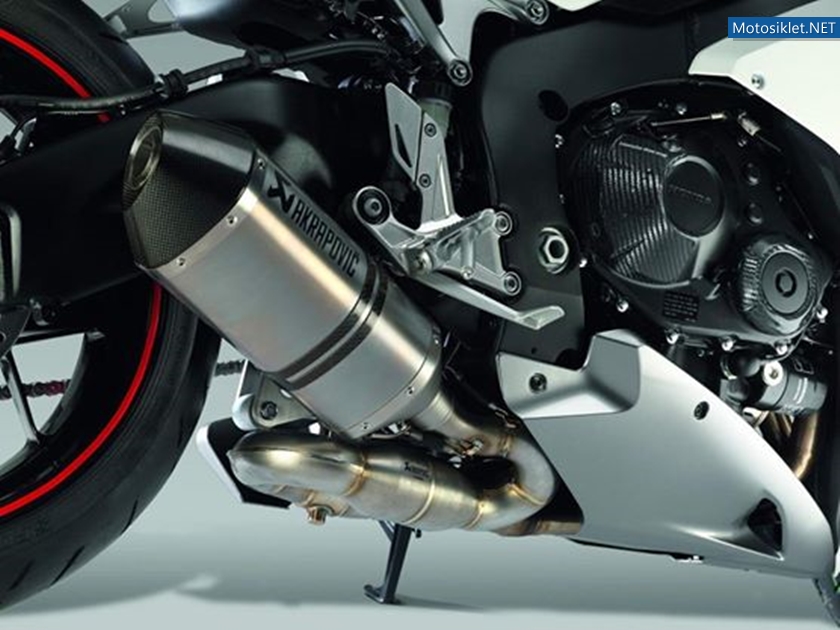 2012-model-Honda-CBR1000RR-047