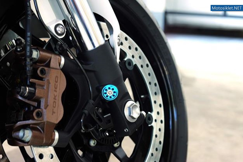 2012-model-Honda-CBR1000RR-051