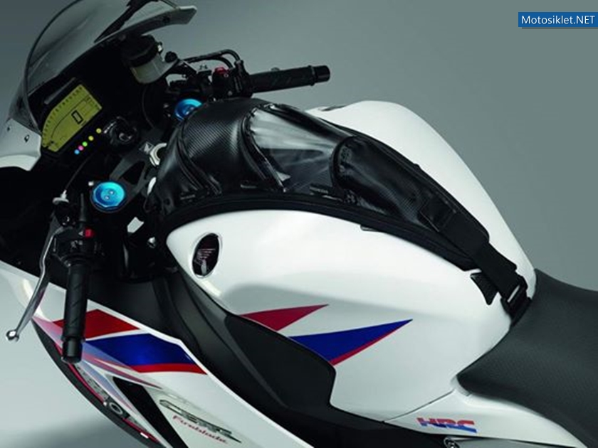 2012-model-Honda-CBR1000RR-052