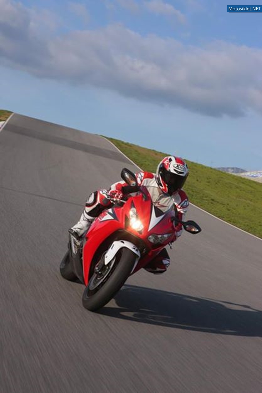 2012-model-Honda-CBR1000RR-054