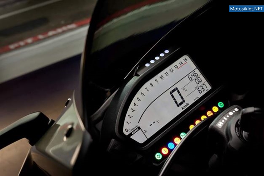 2012-model-Honda-CBR1000RR-065