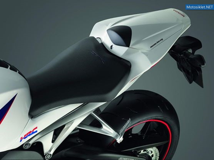 2012-model-Honda-CBR1000RR-066