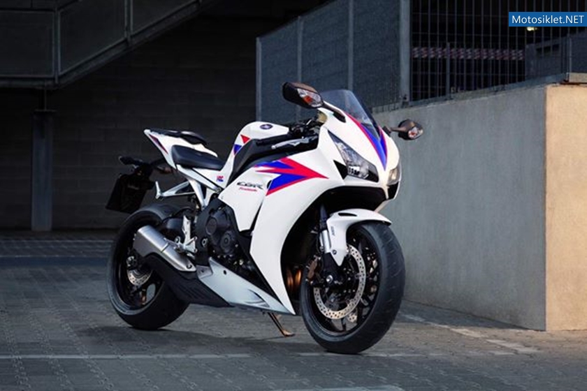 2012-model-Honda-CBR1000RR-067