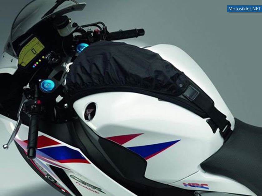 2012-model-Honda-CBR1000RR-070