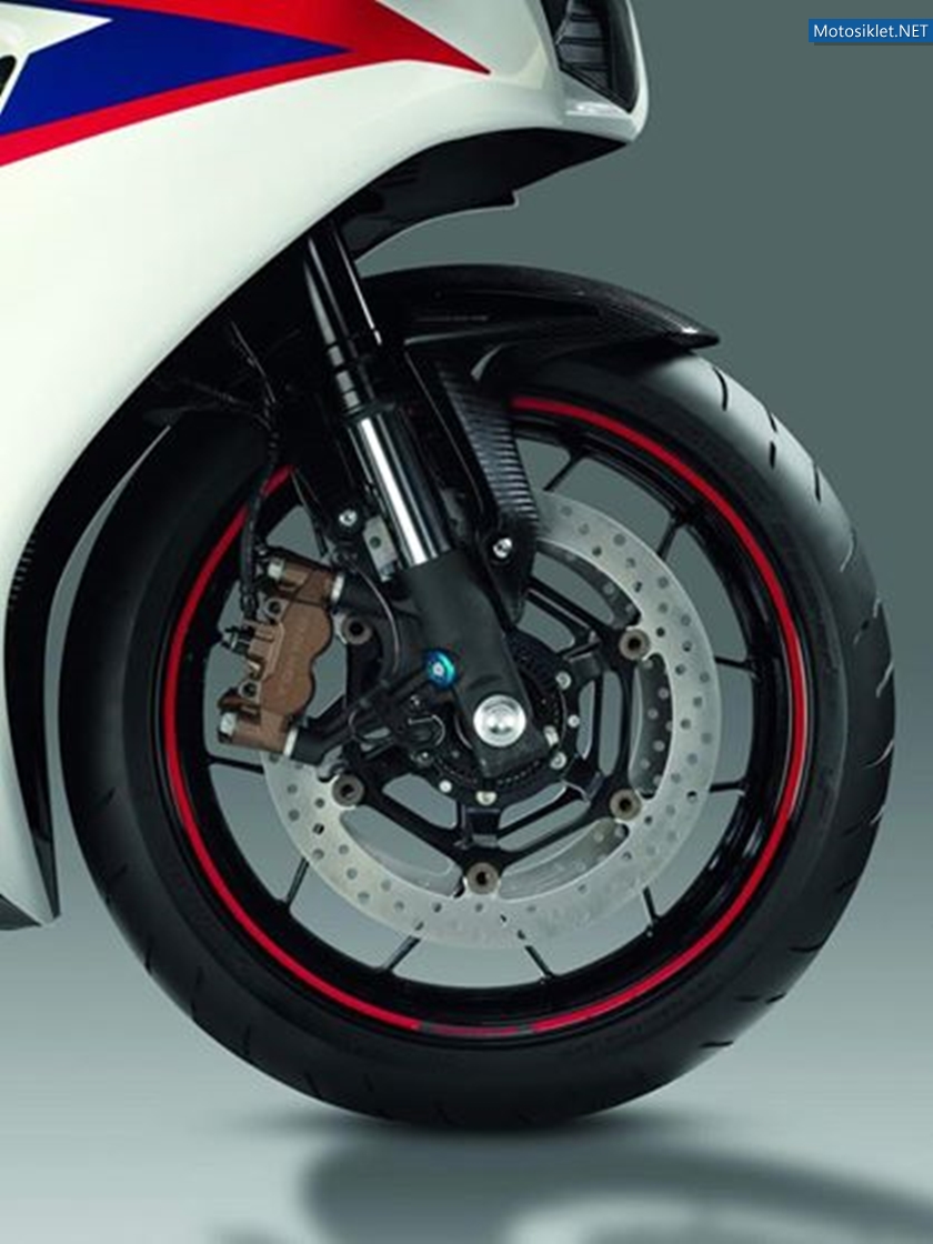 2012-model-Honda-CBR1000RR-074