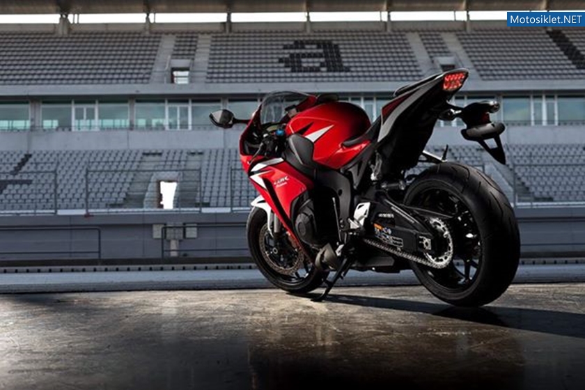 2012-model-Honda-CBR1000RR-077