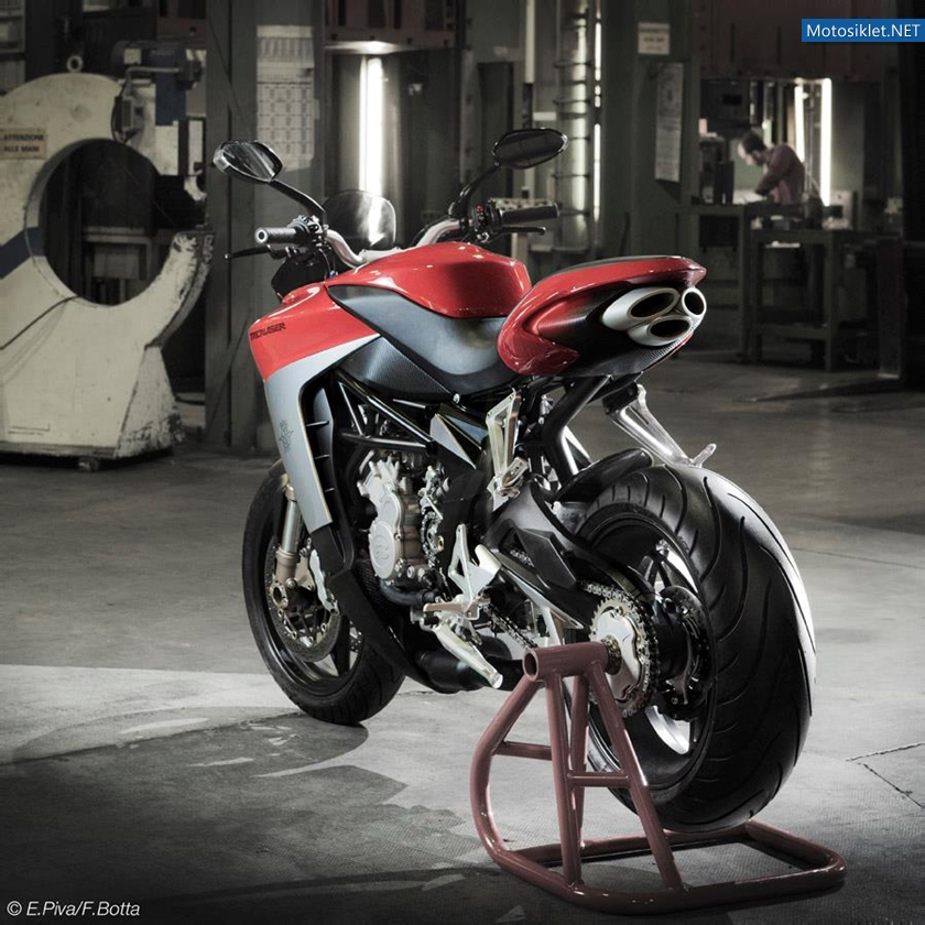 MV-Agusta-Tricruise-Concept-004