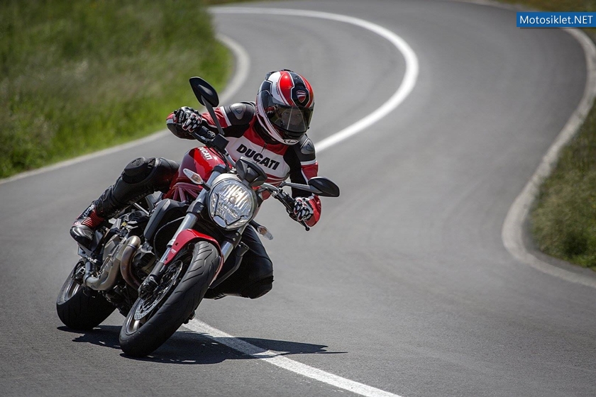 Ducati-Monster-821-018