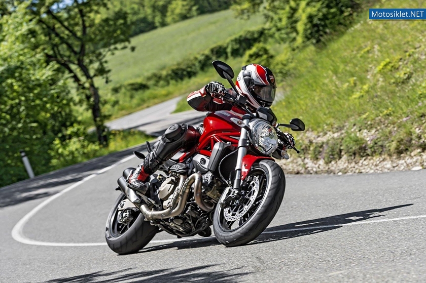 Ducati-Monster-821-021