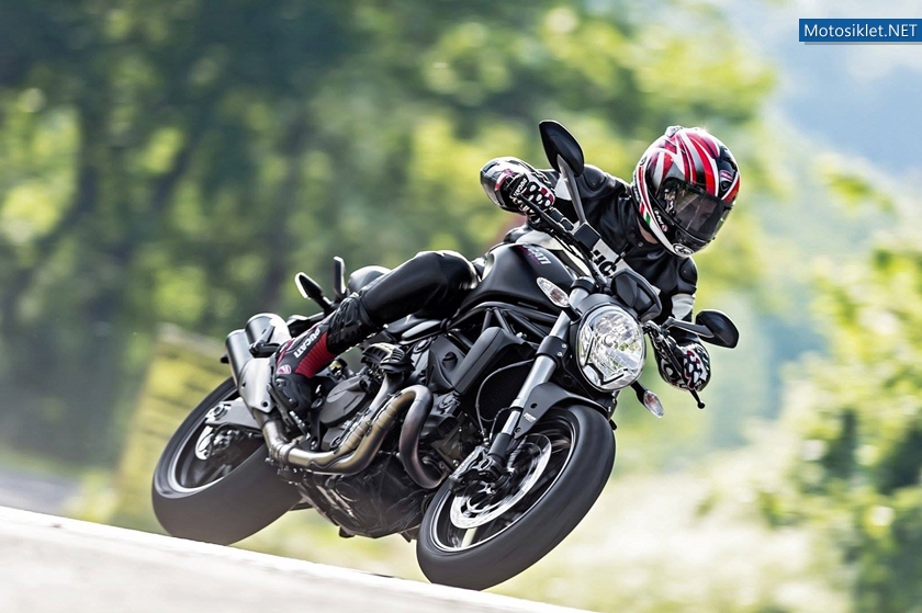 Ducati-Monster-821-023