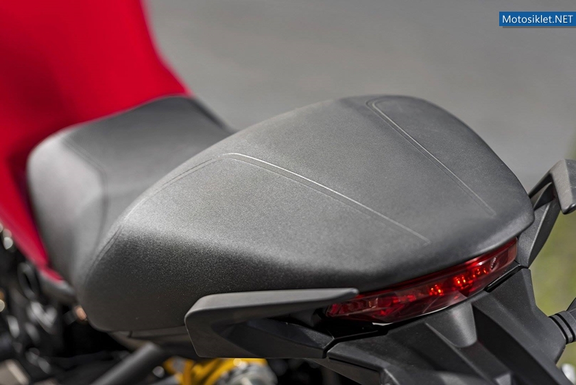 Ducati-Monster-821-027