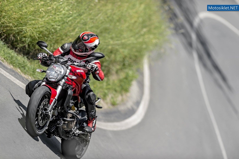 Ducati-Monster-821-034