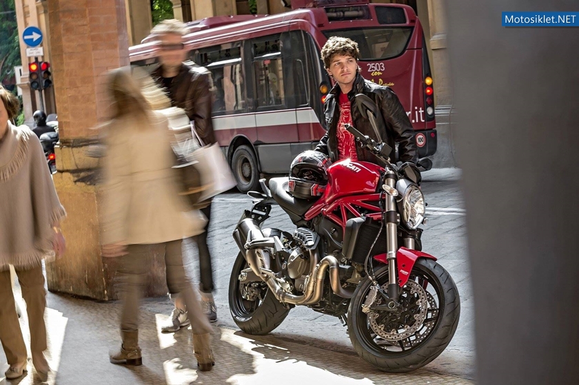 Ducati-Monster-821-035