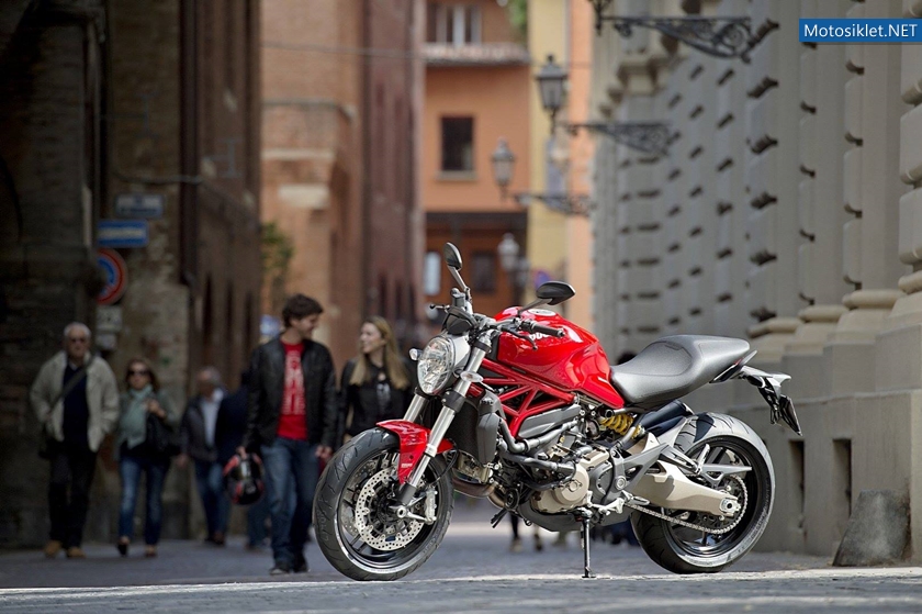 Ducati-Monster-821-039
