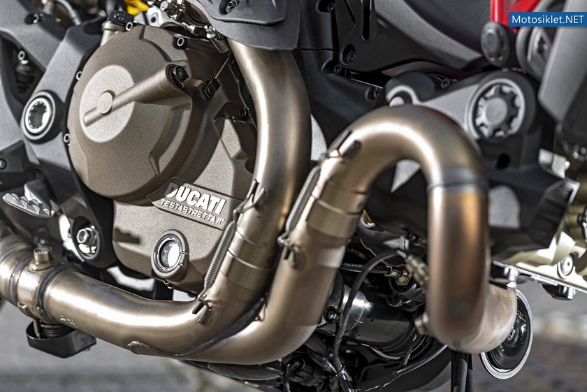 Ducati-Monster-821-045