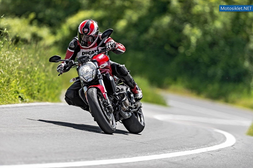 Ducati-Monster-821-049