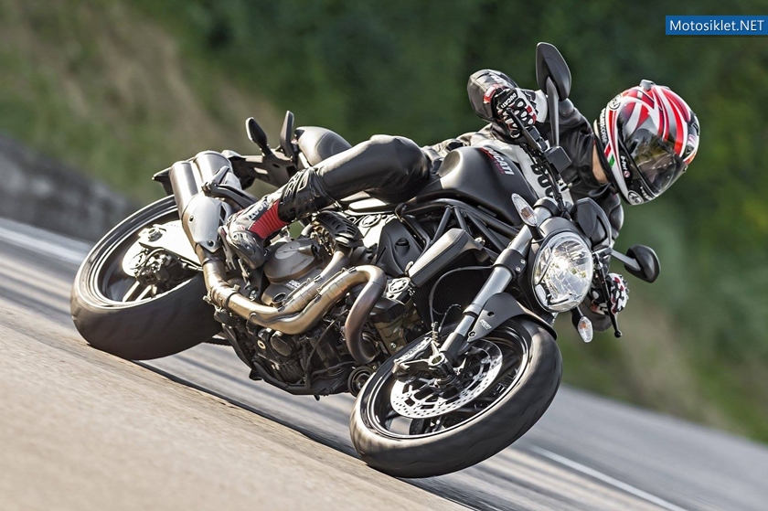 Ducati-Monster-821-050