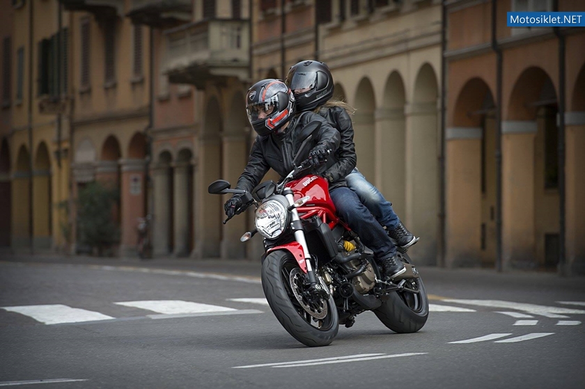 Ducati-Monster-821-051