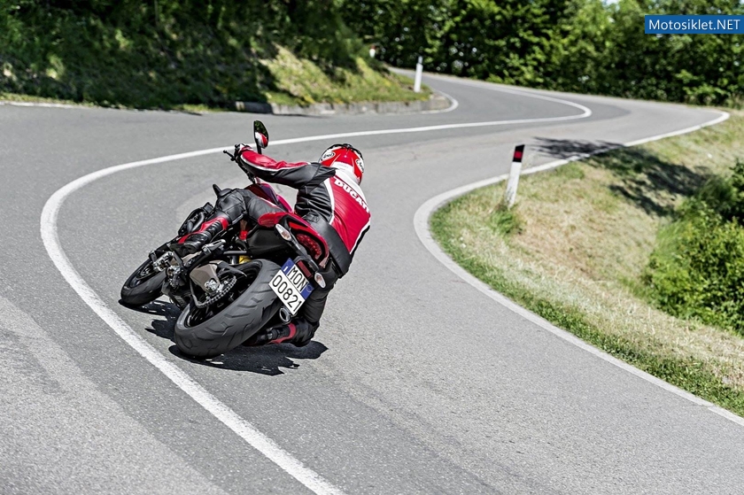 Ducati-Monster-821-056