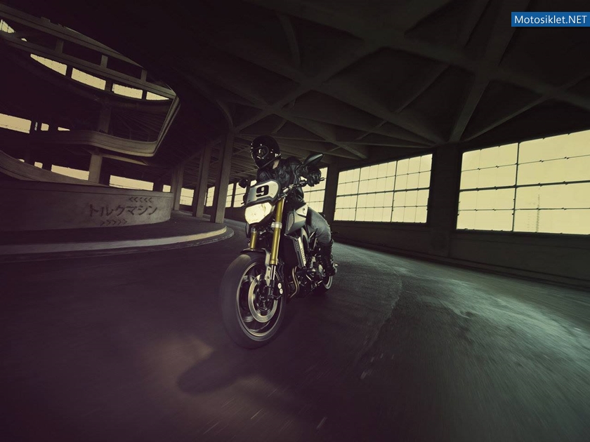 Yamaha-MT09-Street-Tracker-016