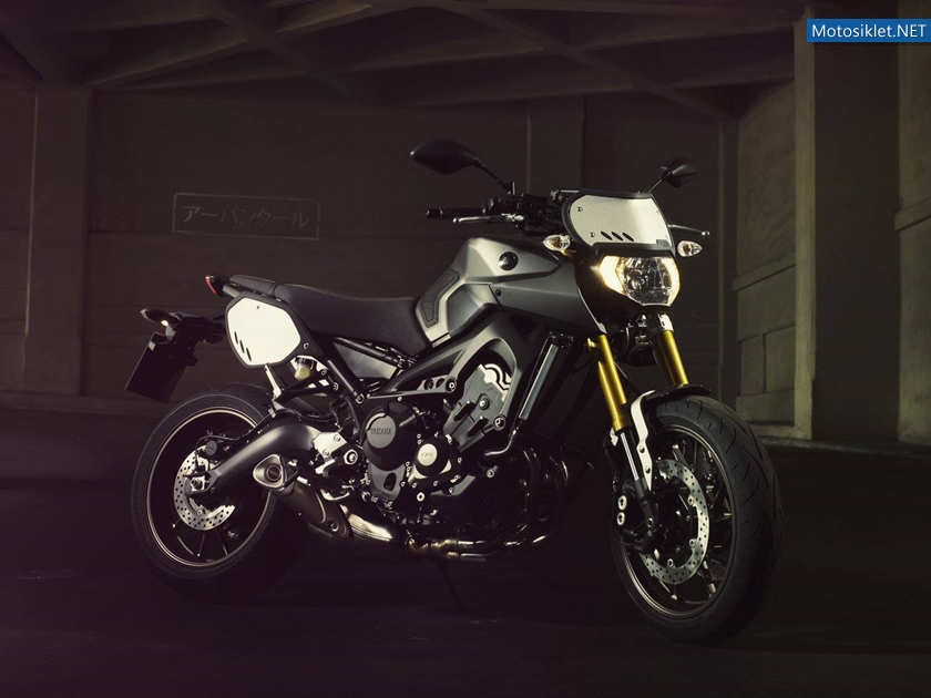 Yamaha-MT09-Street-Tracker-022