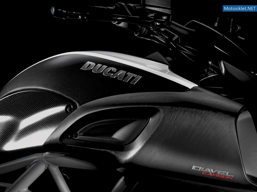 Ducati-Diavel-2015-008