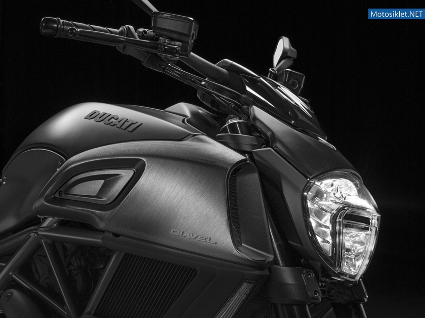 Ducati-Diavel-2015-014