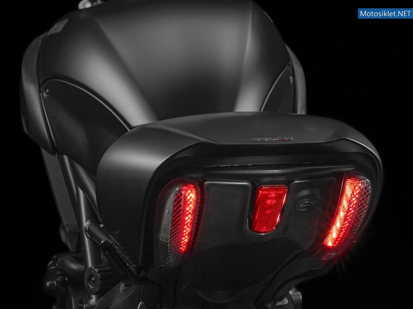 Ducati-Diavel-2015-022