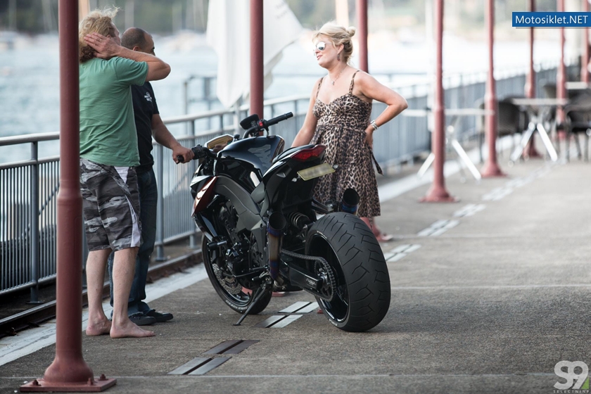 Kawasaki-Z1000-by-ZenGarage-003