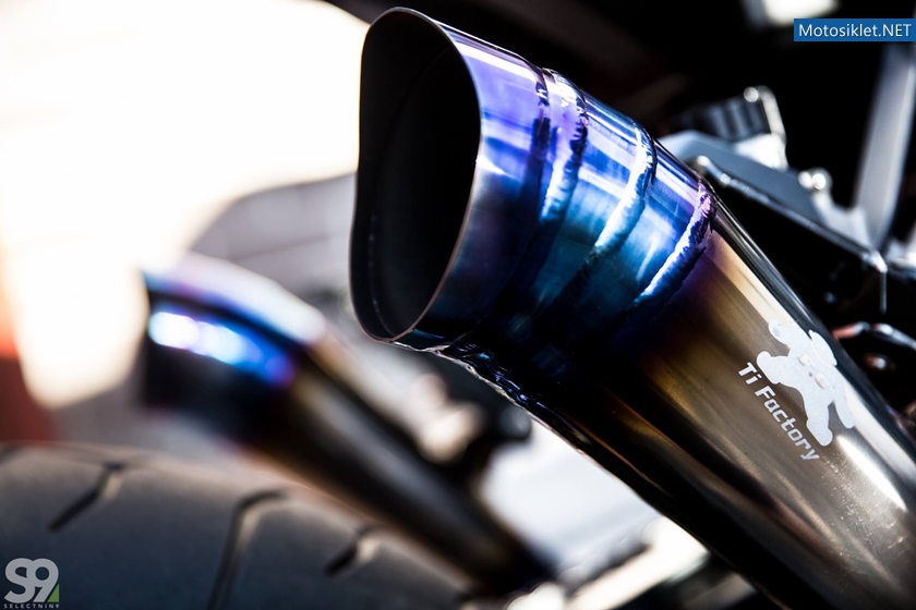 Kawasaki-Z1000-by-ZenGarage-012