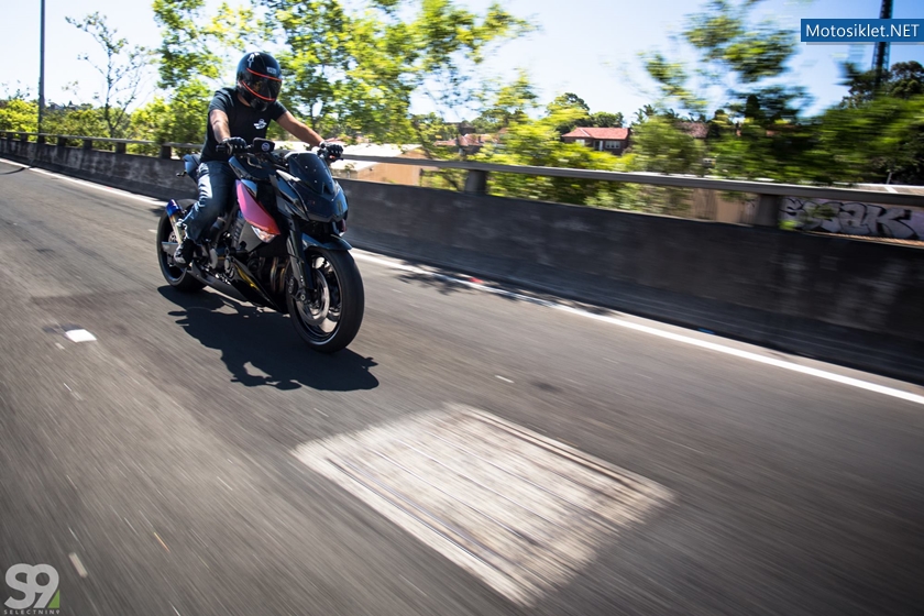 Kawasaki-Z1000-by-ZenGarage-021