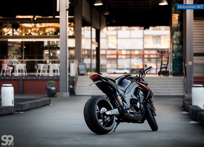 Kawasaki-Z1000-by-ZenGarage-022