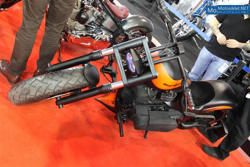 TT-Custom-Choppers-Standi-Motosiklet-Fuari-i2014-023