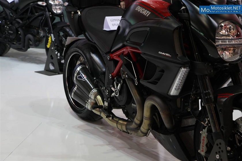 DucatiStandi-MotosikletFuari-2014-002