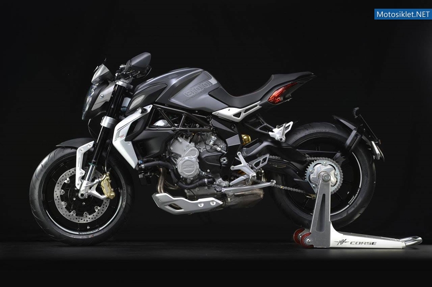 MV-Agusta-Brutale-800-Dragster-001