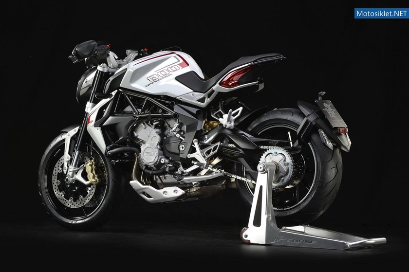 MV-Agusta-Brutale-800-Dragster-010