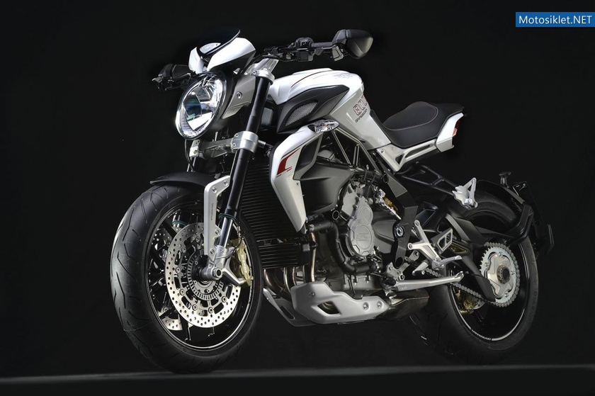 MV-Agusta-Brutale-800-Dragster-013