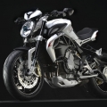 MV-Agusta-Brutale-800-Dragster-013