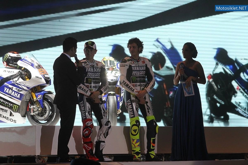 2014-Yamaha-M1-Lansman-MotoGP-003
