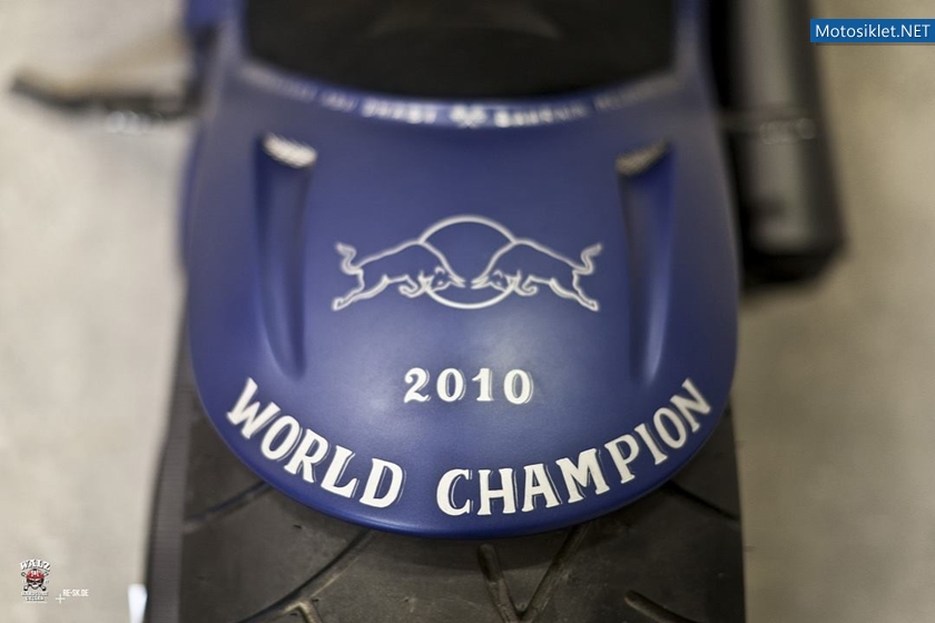 Sebastian-Vettel-Ozel-Yapim-Motosiklet-019