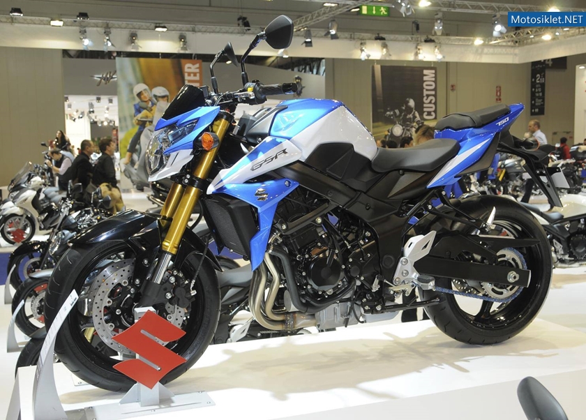SuzukiStandi-Milano-Motosiklet-Fuari-2013-002